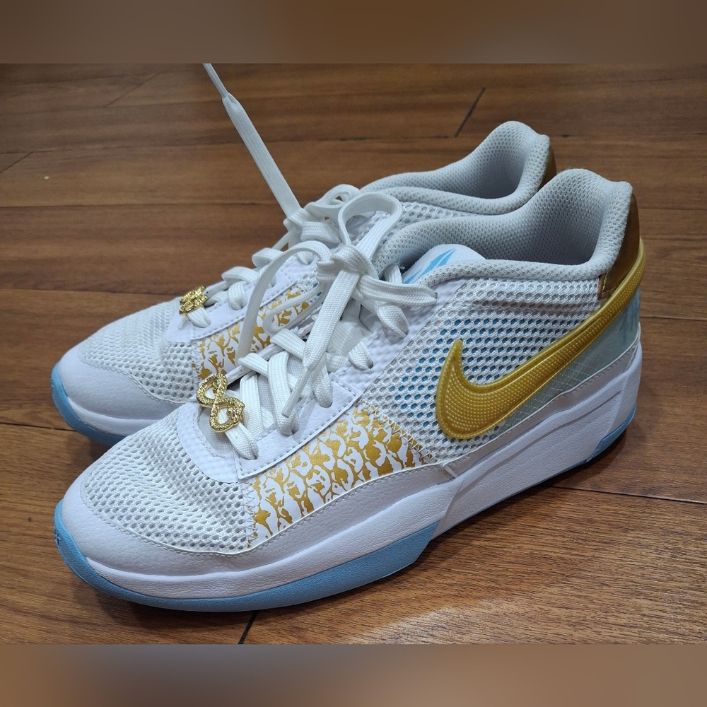 Nike Women's White and Gold Sneakers